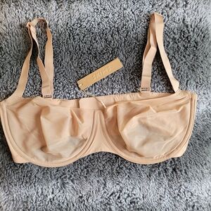 SKIMS 36DD No Show Molded Unlined Valconette Bra